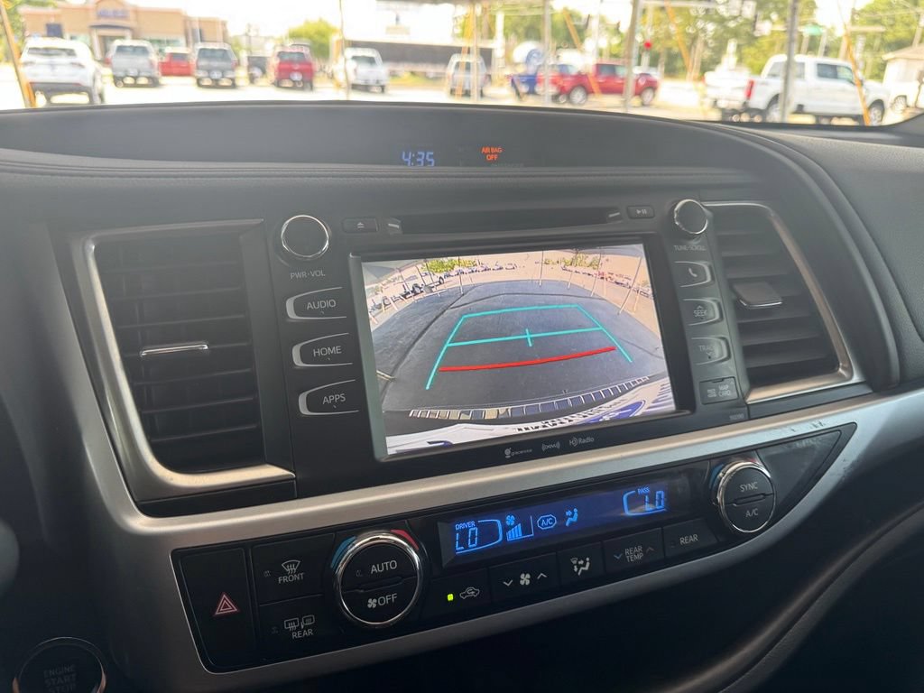 Used 2019 Toyota Highlander XLE FWD image 11