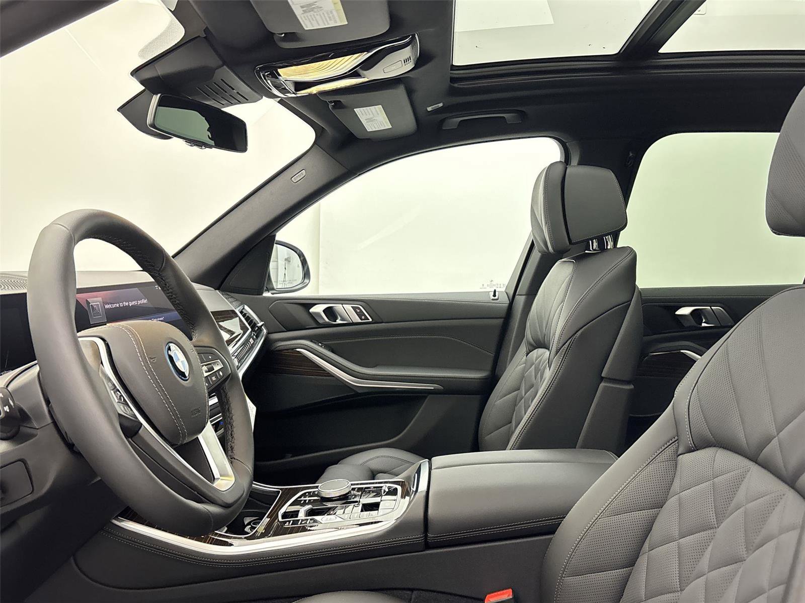 Used 2026 BMW X5 xDrive50e w/ Climate Comfort Package image 24