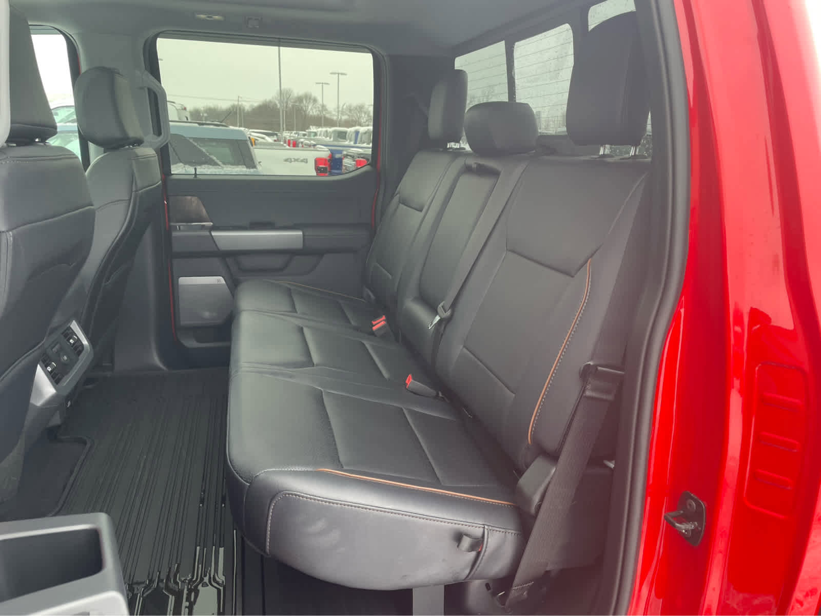 Used 2026 Ford F350 Lariat w/ FX4 Off-Road Package image 33