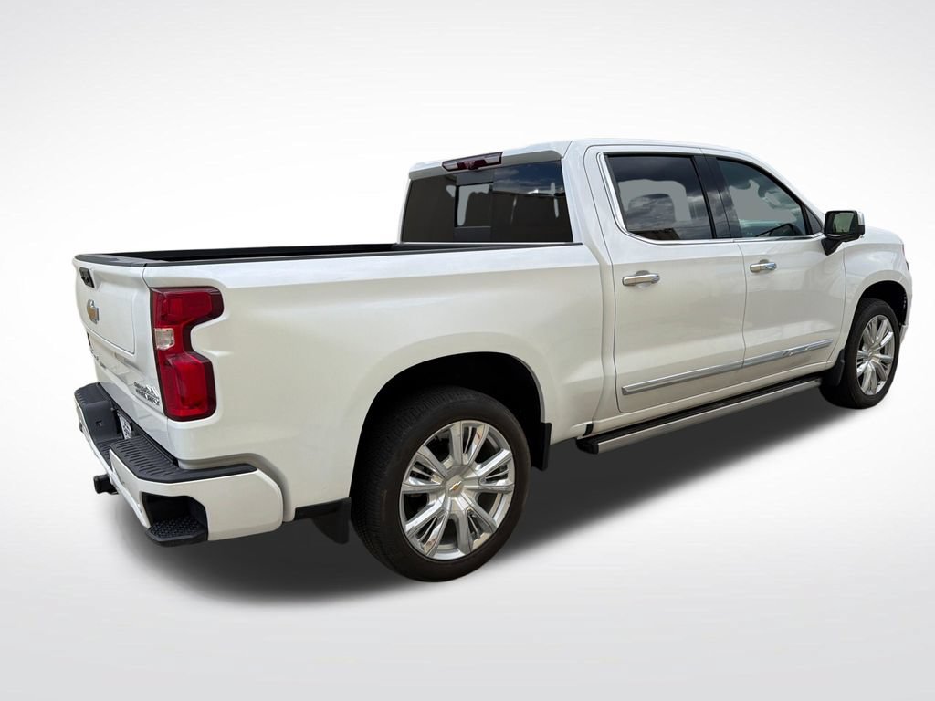 Used 2024 Chevrolet Silverado 1500 High Country w/ Technology Package AWD/4WD image 5