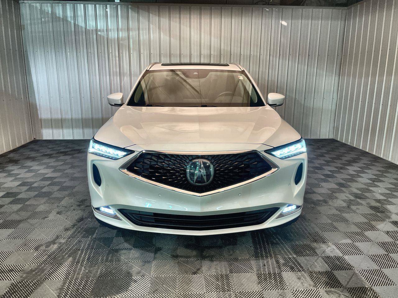 Used 2023 Acura MDX SH-AWD w/ Advance Package image 3