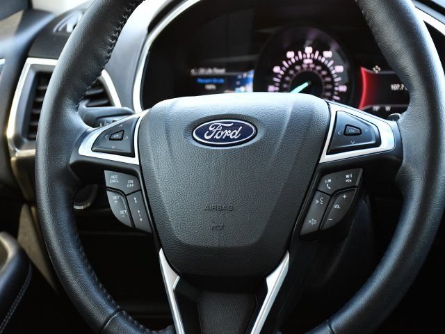 Used 2018 Ford Edge Titanium w/ Equipment Group 302A AWD/4WD image 27