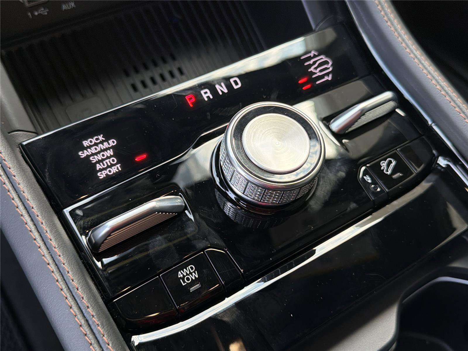 New 2026 Jeep Grand Cherokee Summit image 32