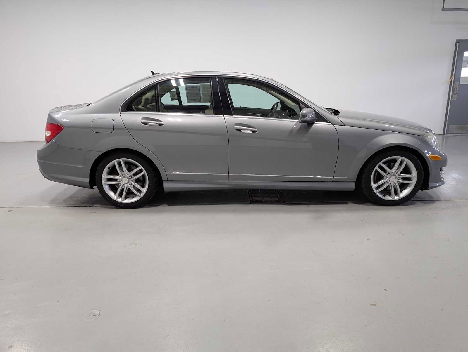 Used 2012 Mercedes-Benz C 300 Sport image 7