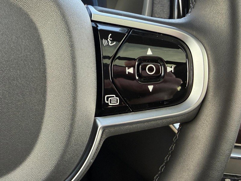 Certified 2025 Volvo XC90 B5 Plus image 19