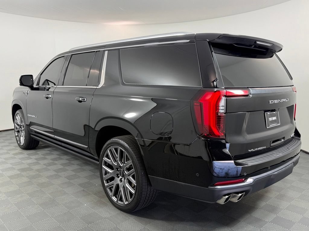Used 2025 GMC Yukon XL Denali Ultimate AWD/4WD image 3