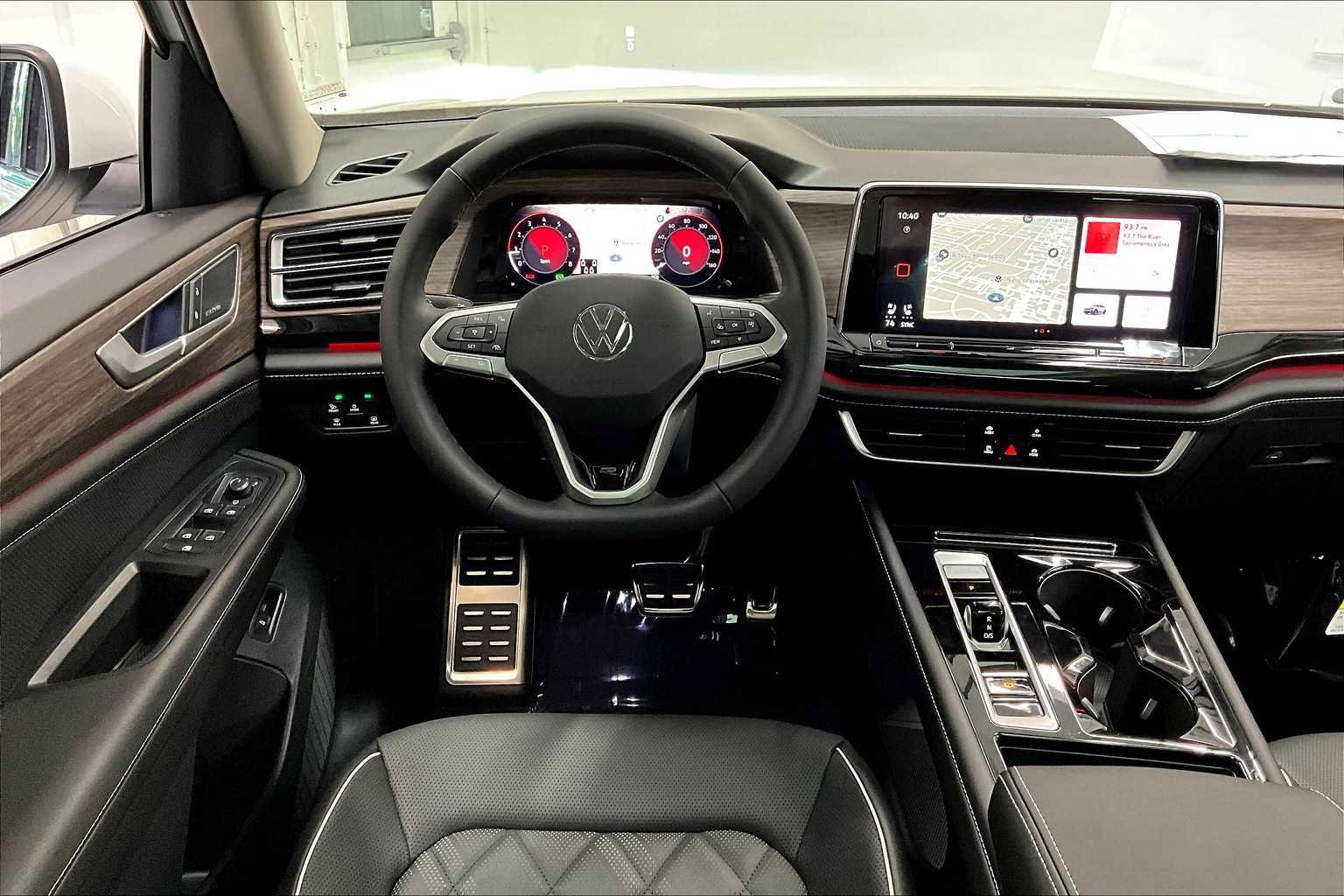 New 2026 Volkswagen Atlas SEL Premium R-Line image 15