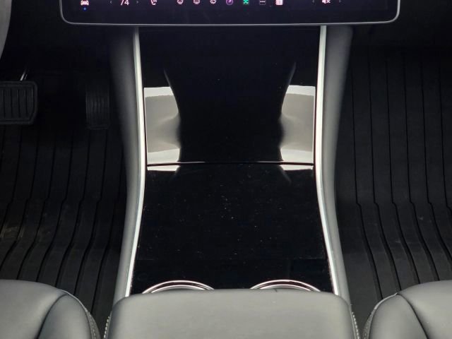 Used 2020 Tesla Model 3 Standard Range Plus RWD image 18