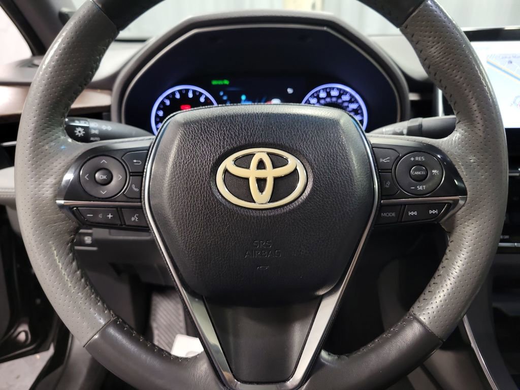 Used 2019 Toyota Avalon Limited image 19
