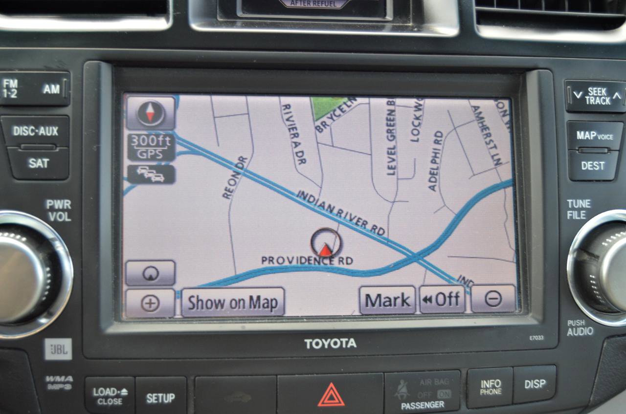 Used 2011 Toyota Highlander SE w/ Tow Pkg AWD/4WD image 9