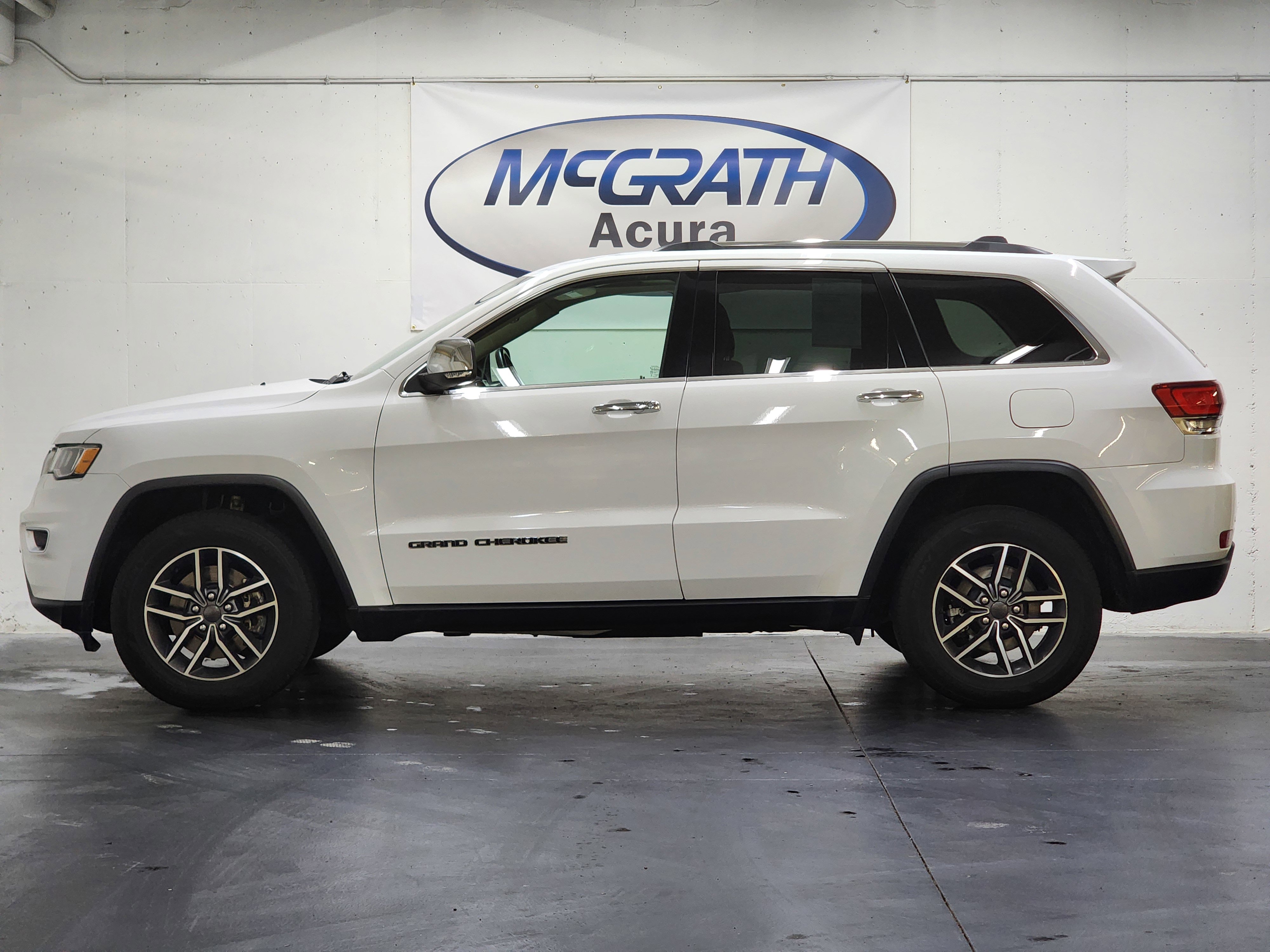 Used 2021 Jeep Grand Cherokee Limited w/ Trailer Tow Group IV image 10