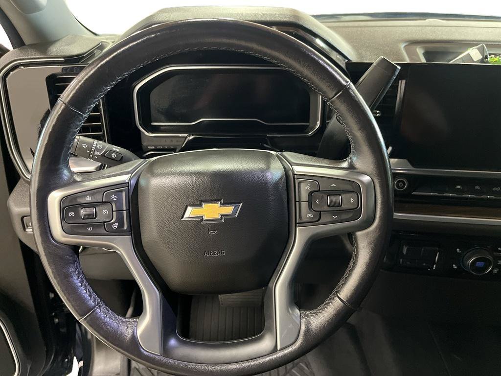 Certified 2022 Chevrolet Silverado 1500 LT AWD/4WD image 12