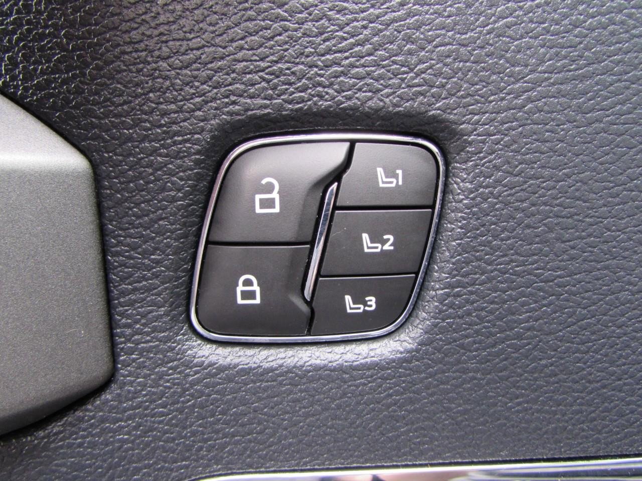 Used 2022 Ford F250 Platinum w/ Tremor Off-Road Package image 21