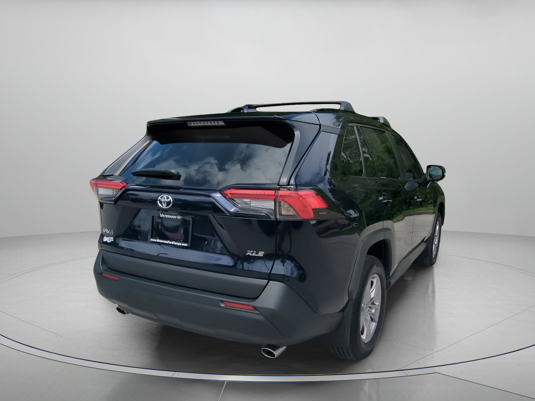 Used 2025 Toyota RAV4 XLE w/ Convenience Package FWD image 28