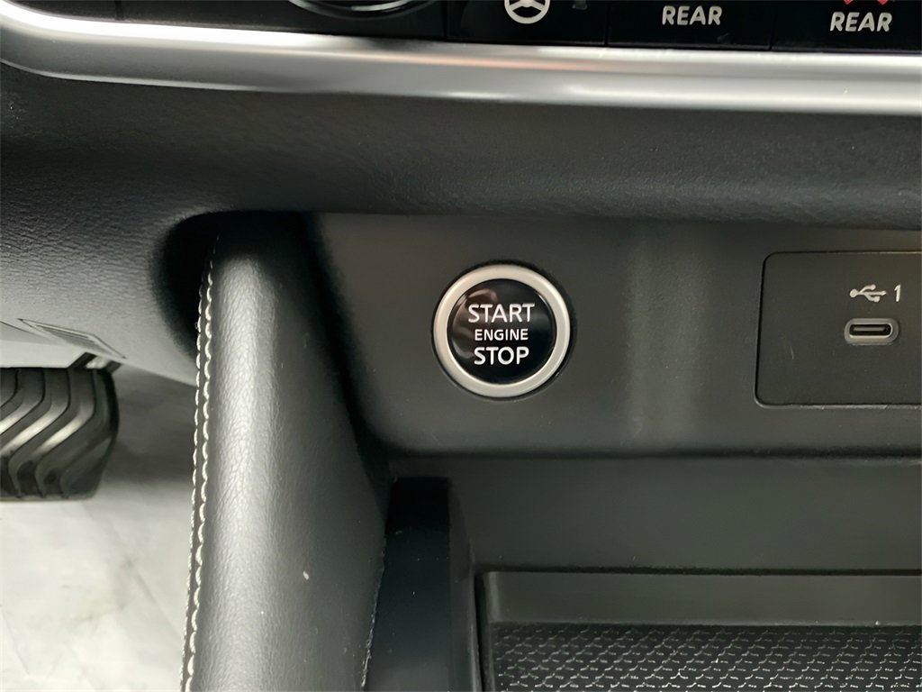 Used 2022 Nissan Rogue SL w/ SL Premium Package image 26