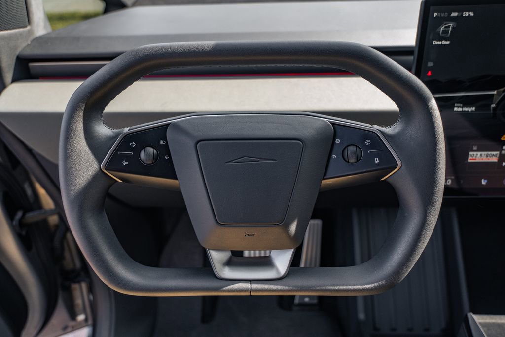 Used 2024 Tesla Cybertruck AWD Crew Cab image 22