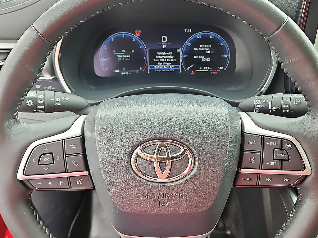 Used 2024 Toyota Highlander Platinum AWD/4WD image 15