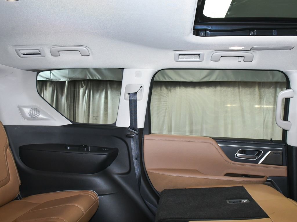 Used 2025 INFINITI QX80 Sensory image 64