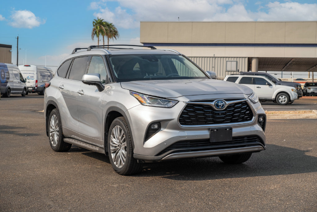 Used 2023 Toyota Highlander Platinum