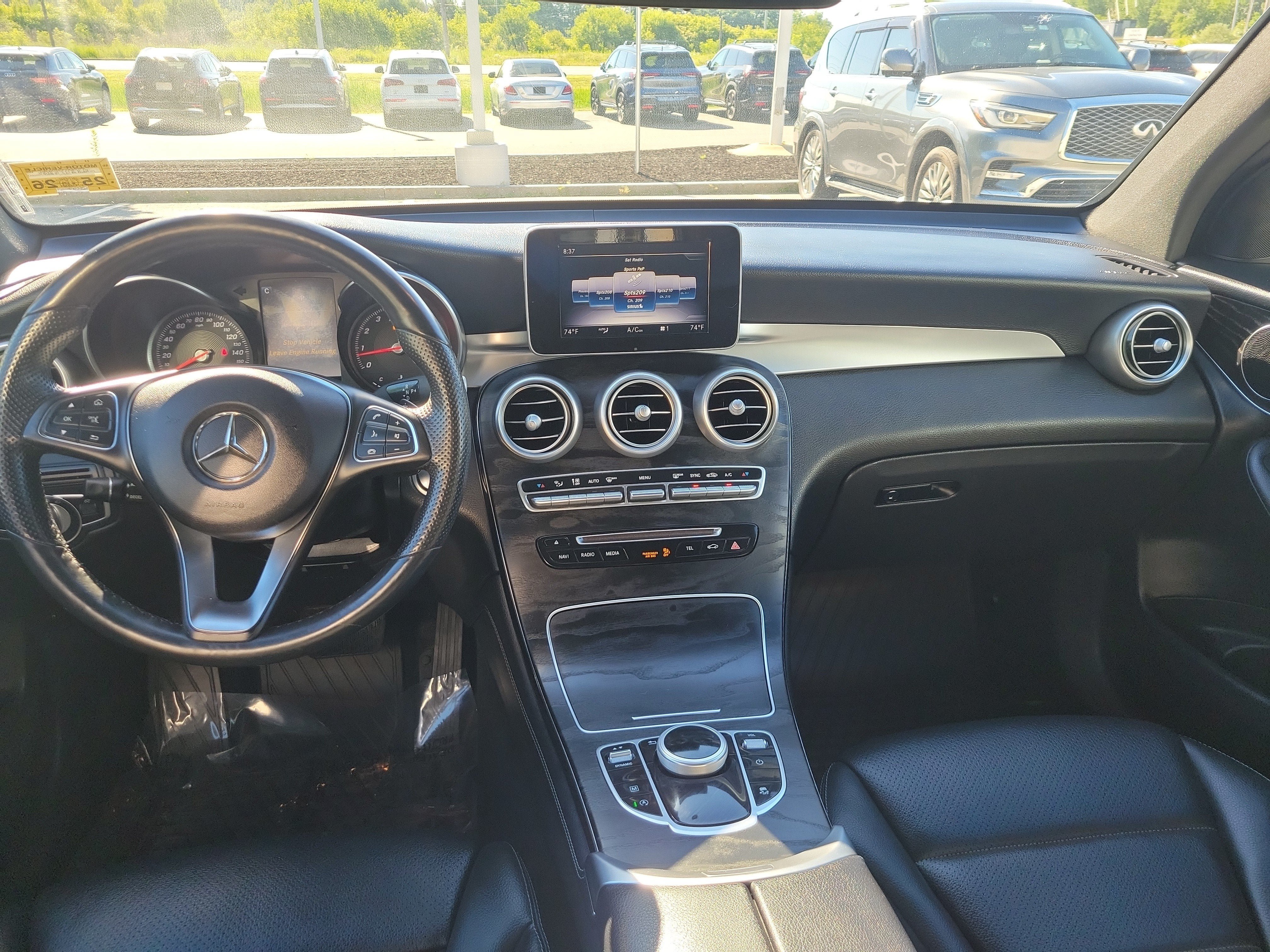 Used 2018 Mercedes-Benz GLC 300 4MATIC image 3