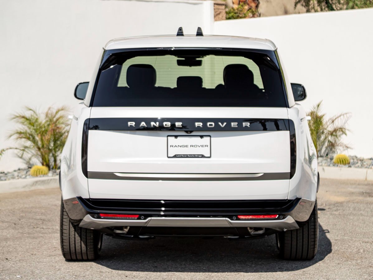 New 2025 Land Rover Range Rover SE image 8