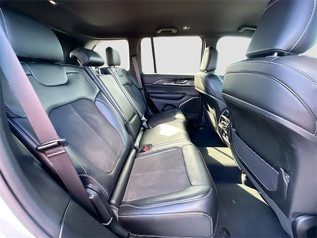 Used 2023 Jeep Grand Cherokee Altitude image 25