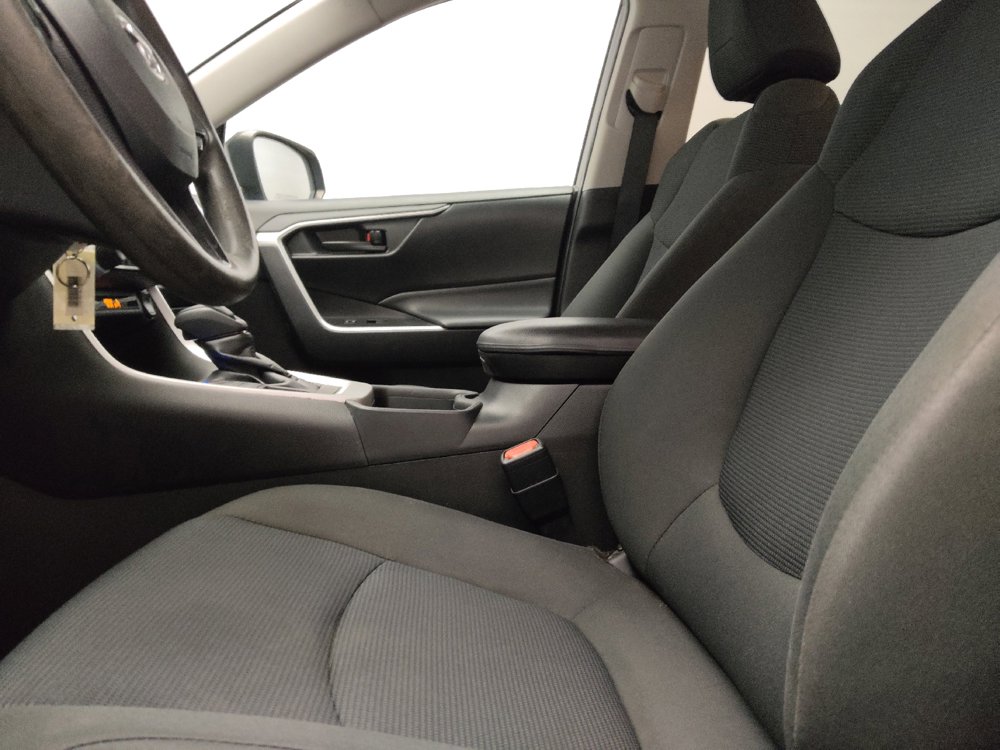 Used 2020 Toyota RAV4 LE AWD/4WD image 17