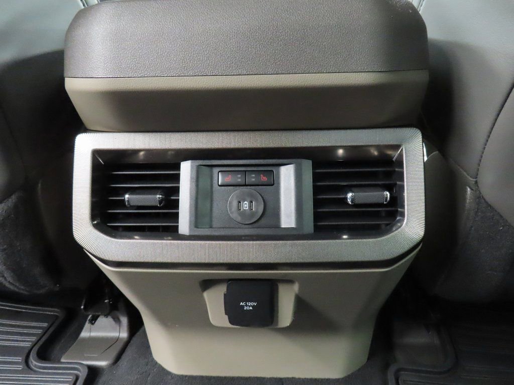 Used 2025 Ford F450 Platinum w/ Platinum Plus Package image 11