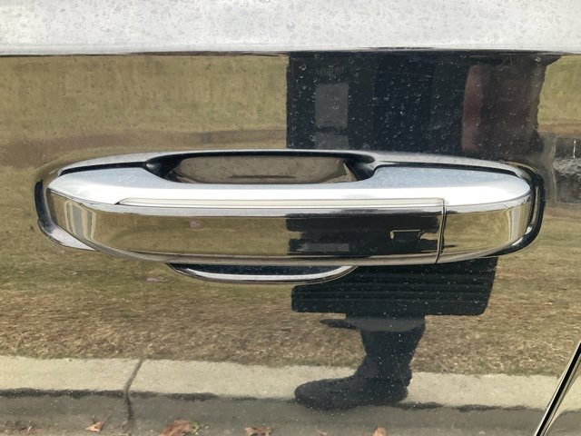 Used 2022 Cadillac Escalade Luxury image 15