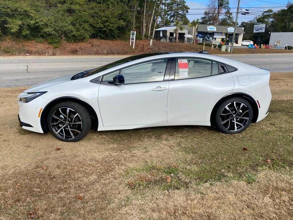 New 2026 Toyota Prius Plug-In Hybrid FWD image 4