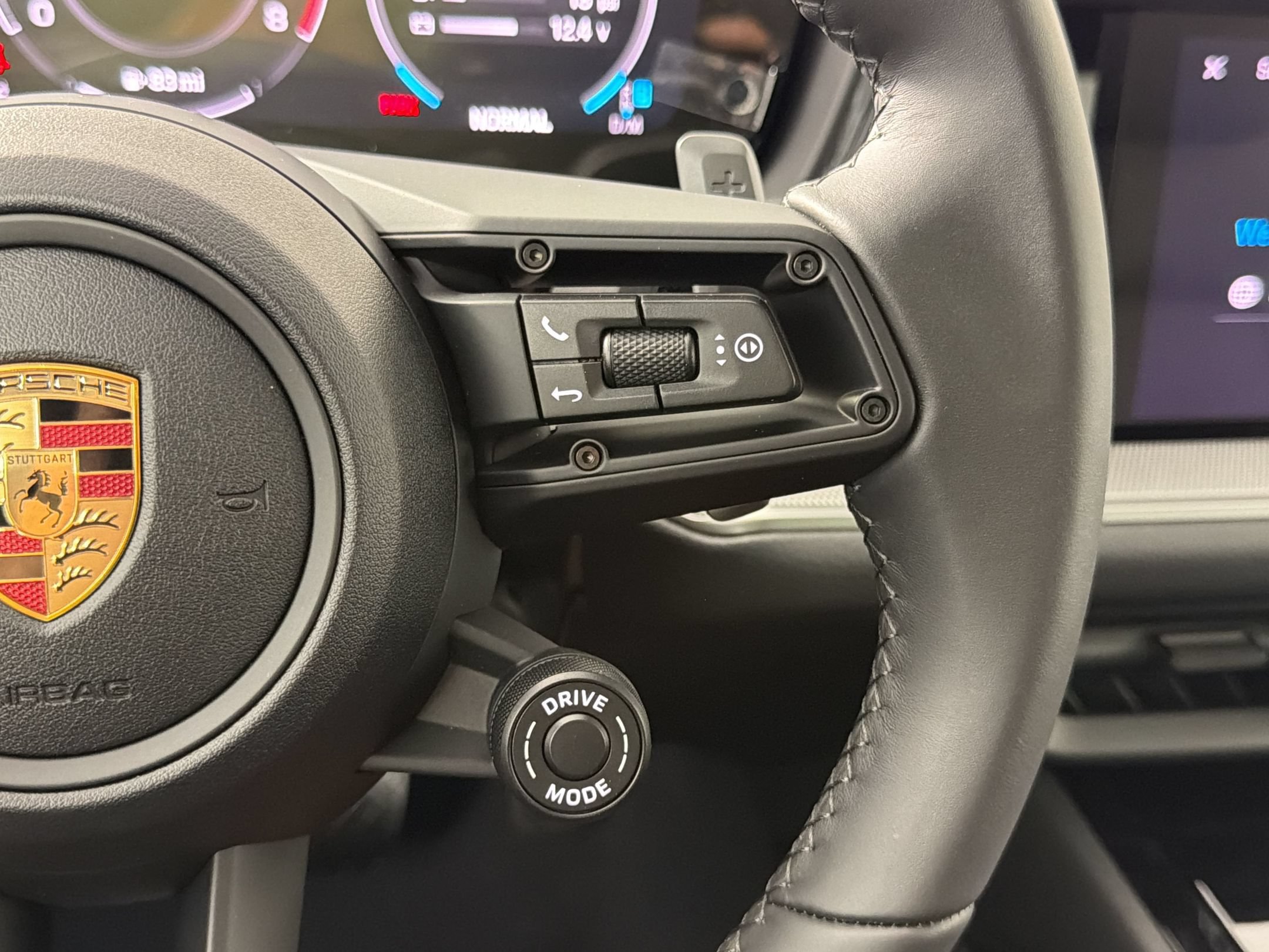 Certified 2026 Porsche Cayenne Coupe AWD/4WD image 23
