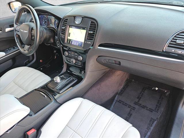 Used 2017 Chrysler 300 S w/ 300S Premium Group RWD image 25