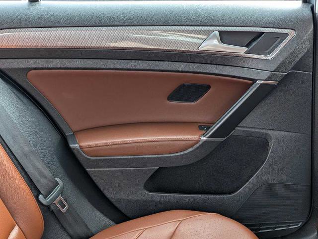 Used 2019 Volkswagen Golf Alltrack S image 23