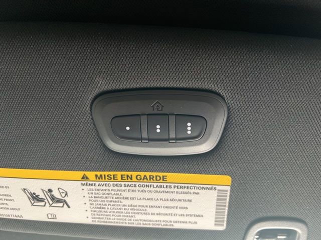 Used 2023 Chrysler Pacifica Limited w/ S Appearance Package AWD/4WD image 17