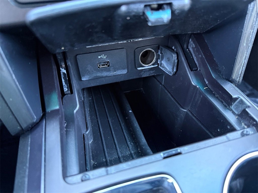 Used 2017 Ford Explorer XLT image 22