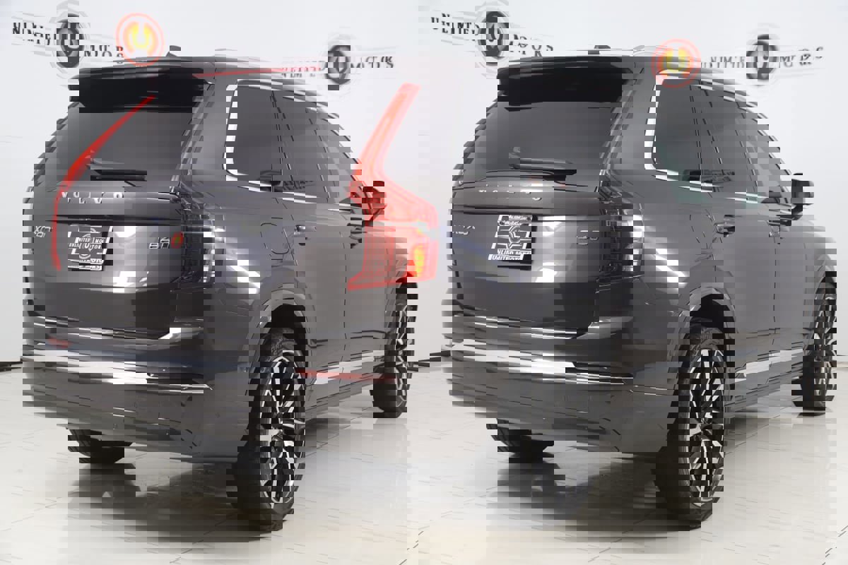 Used 2024 Volvo XC90 B6 Plus w/ Protection Package Premier image 3