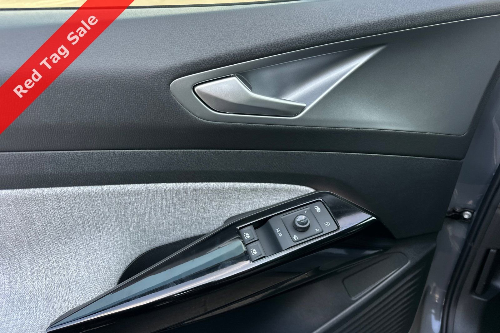 New 2025 Volkswagen ID.4 Pro image 9