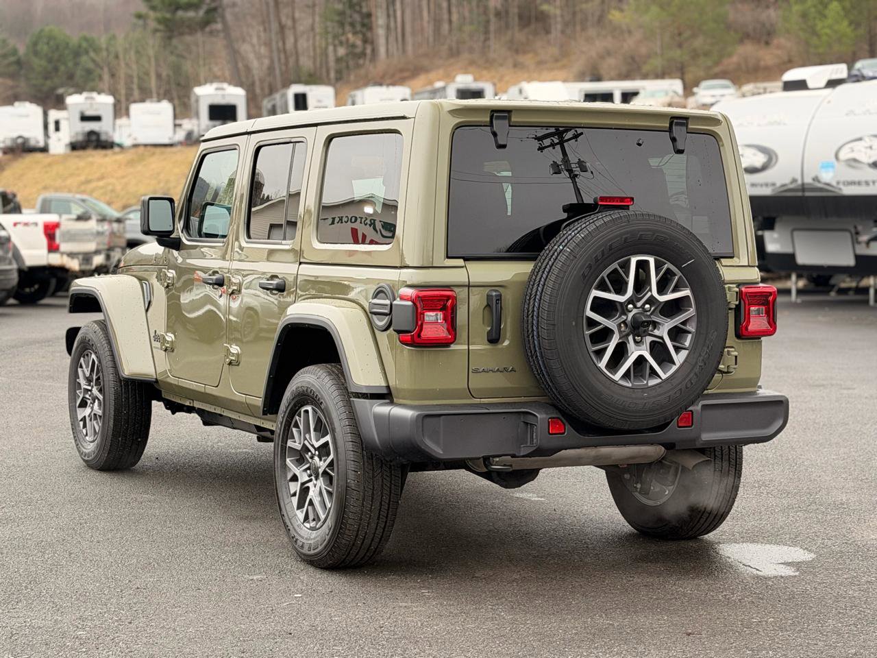Used 2026 Jeep Wrangler Sahara AWD/4WD image 7