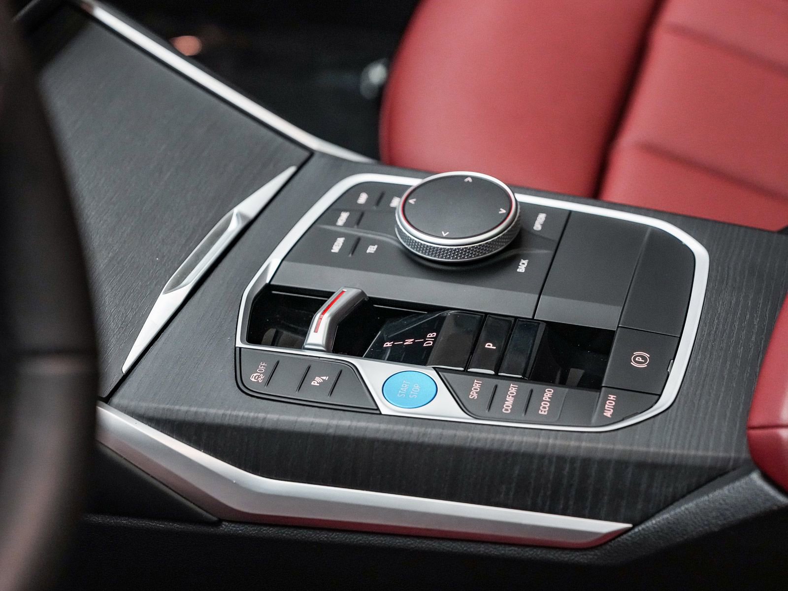 Certified 2025 BMW i4 eDrive40 w/ Premium Package RWD image 20