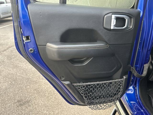 Used 2020 Jeep Wrangler Unlimited Sahara image 25