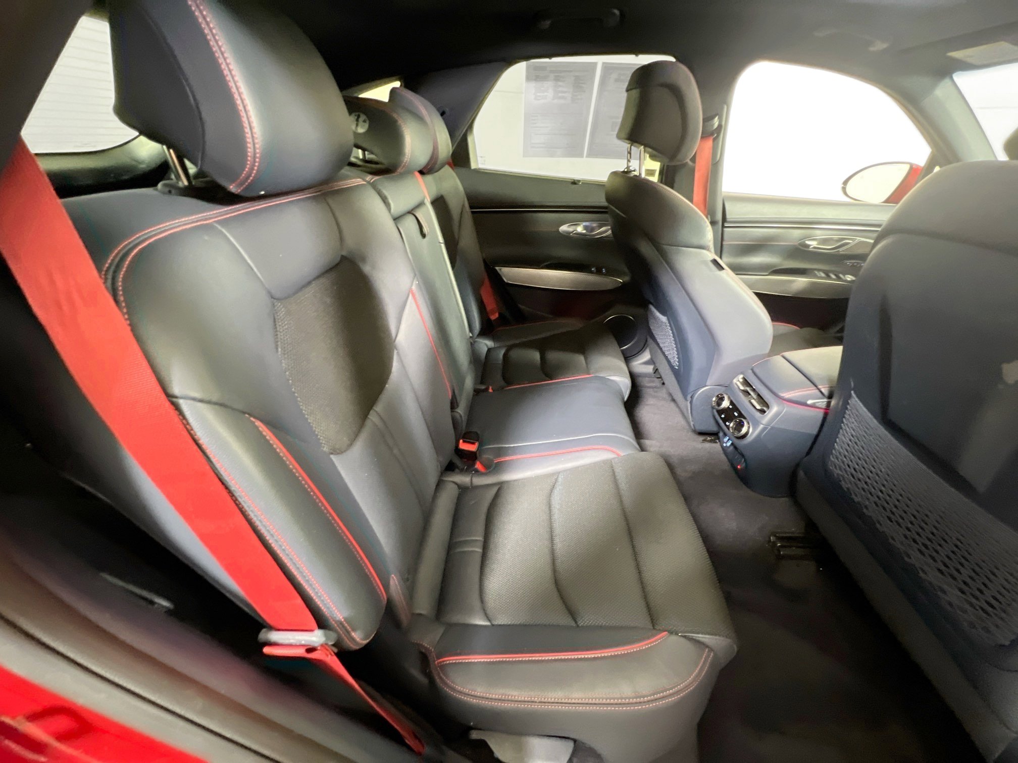 Used 2023 Genesis GV70 2.5T w/ Sport Prestige Package image 27