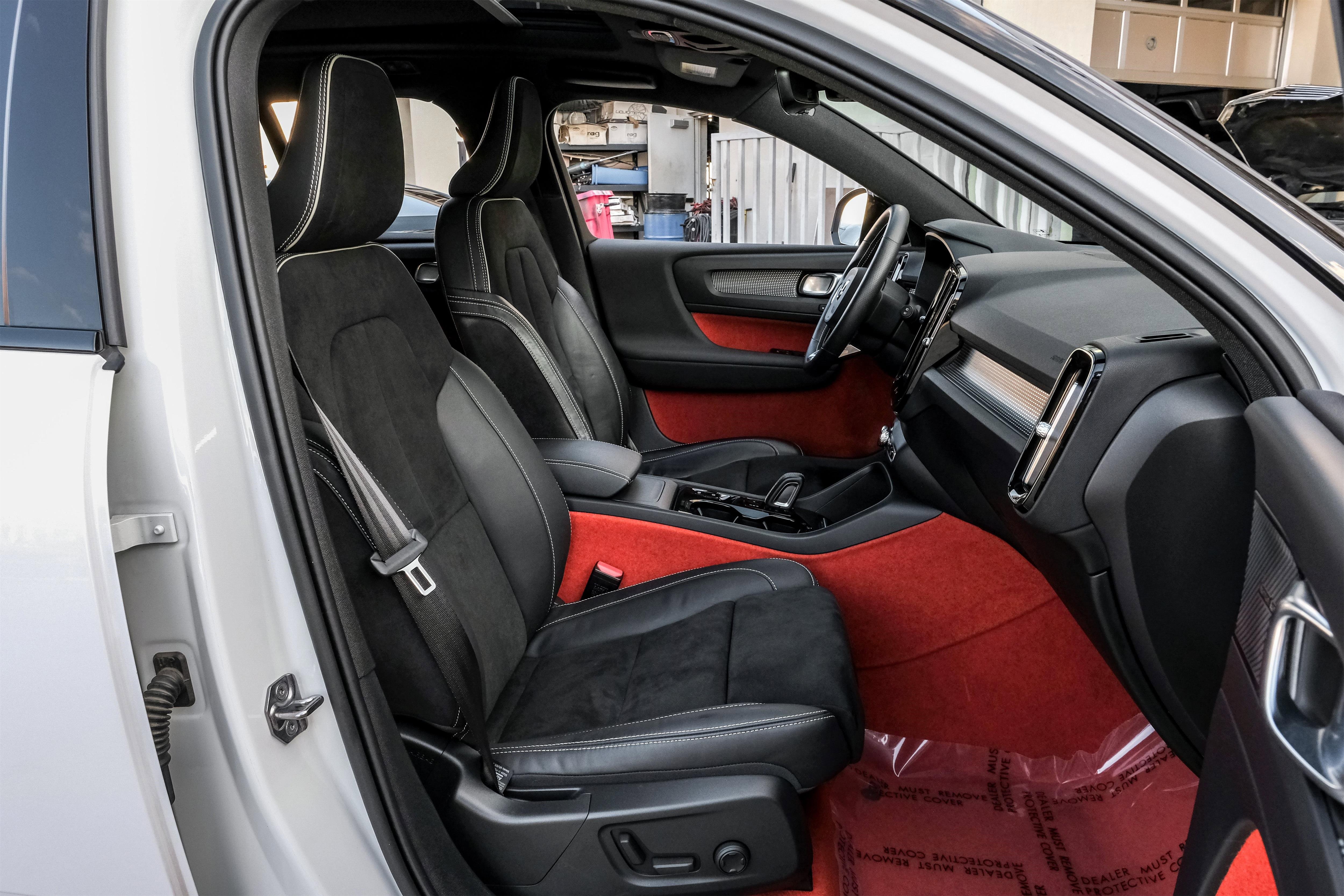 Used 2021 Volvo XC40 T4 R-Design image 35