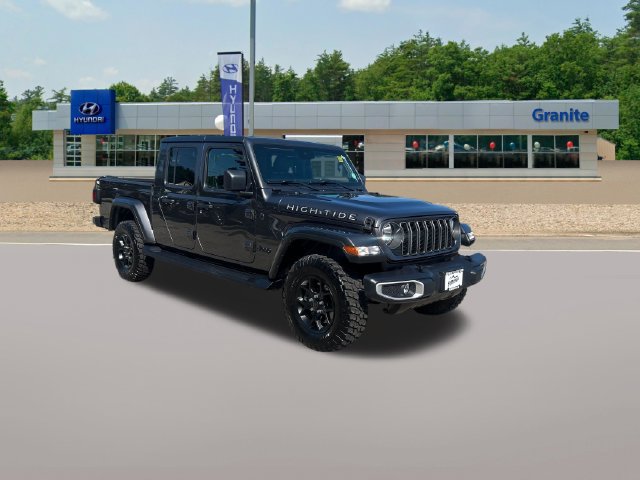 Used 2025 Jeep Gladiator Sport AWD/4WD image 3
