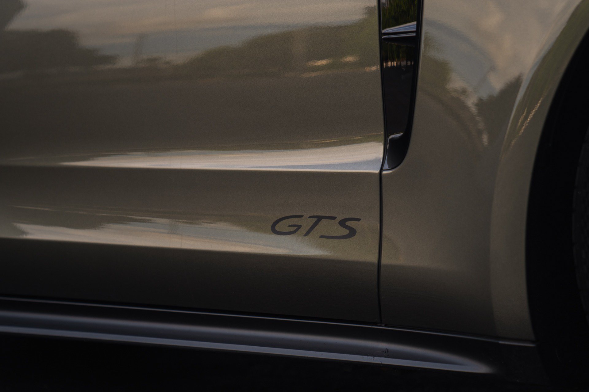 Used 2023 Porsche Panamera GTS AWD/4WD image 18
