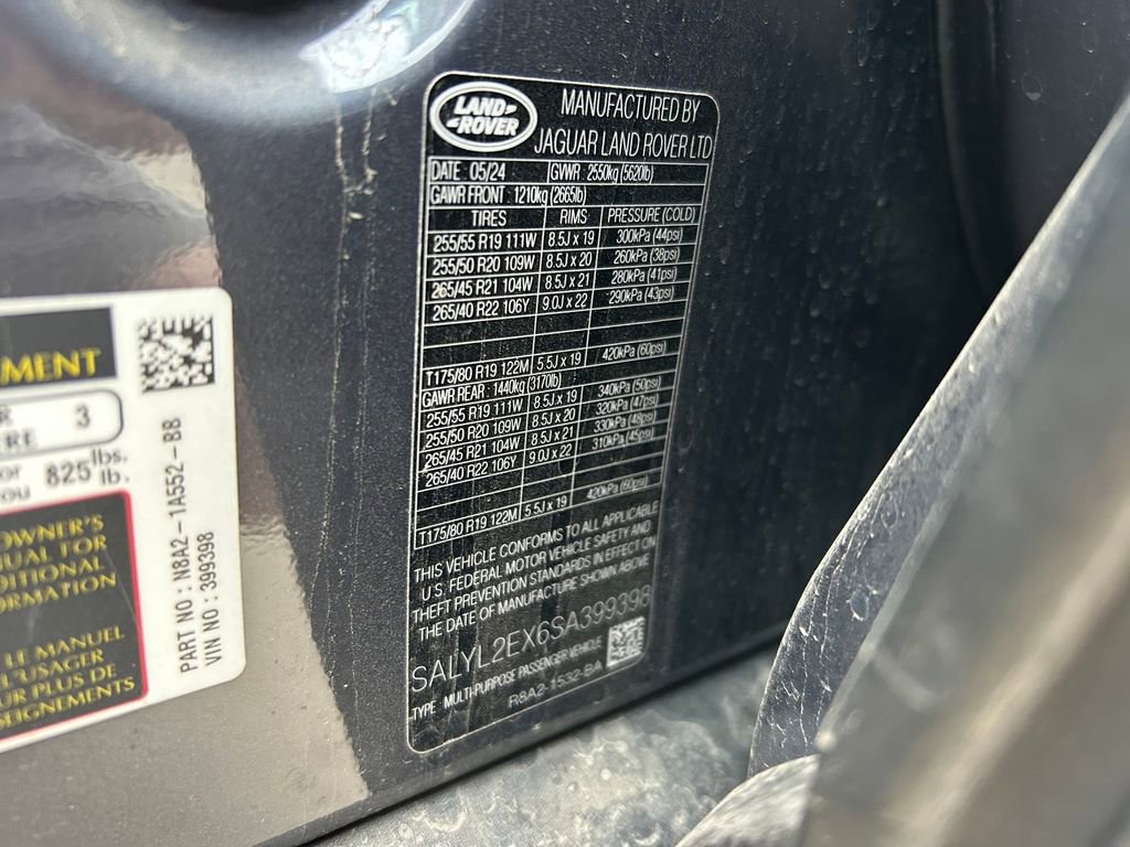 Used 2025 Land Rover Range Rover Velar Dynamic SE image 12