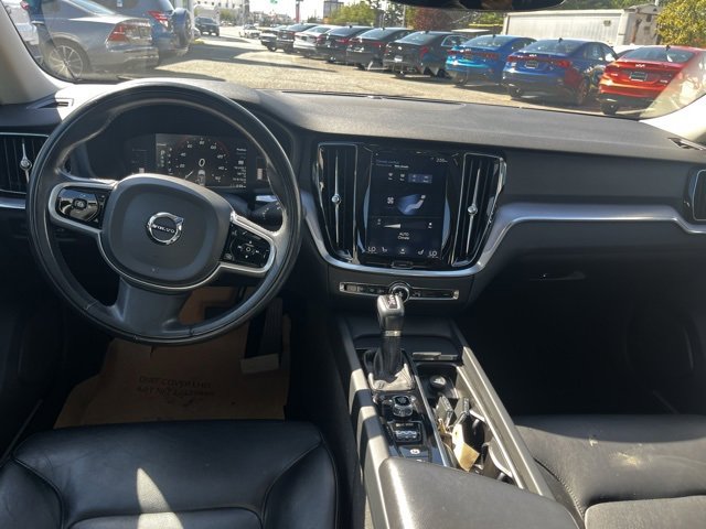 Used 2019 Volvo S60 T6 Momentum image 2