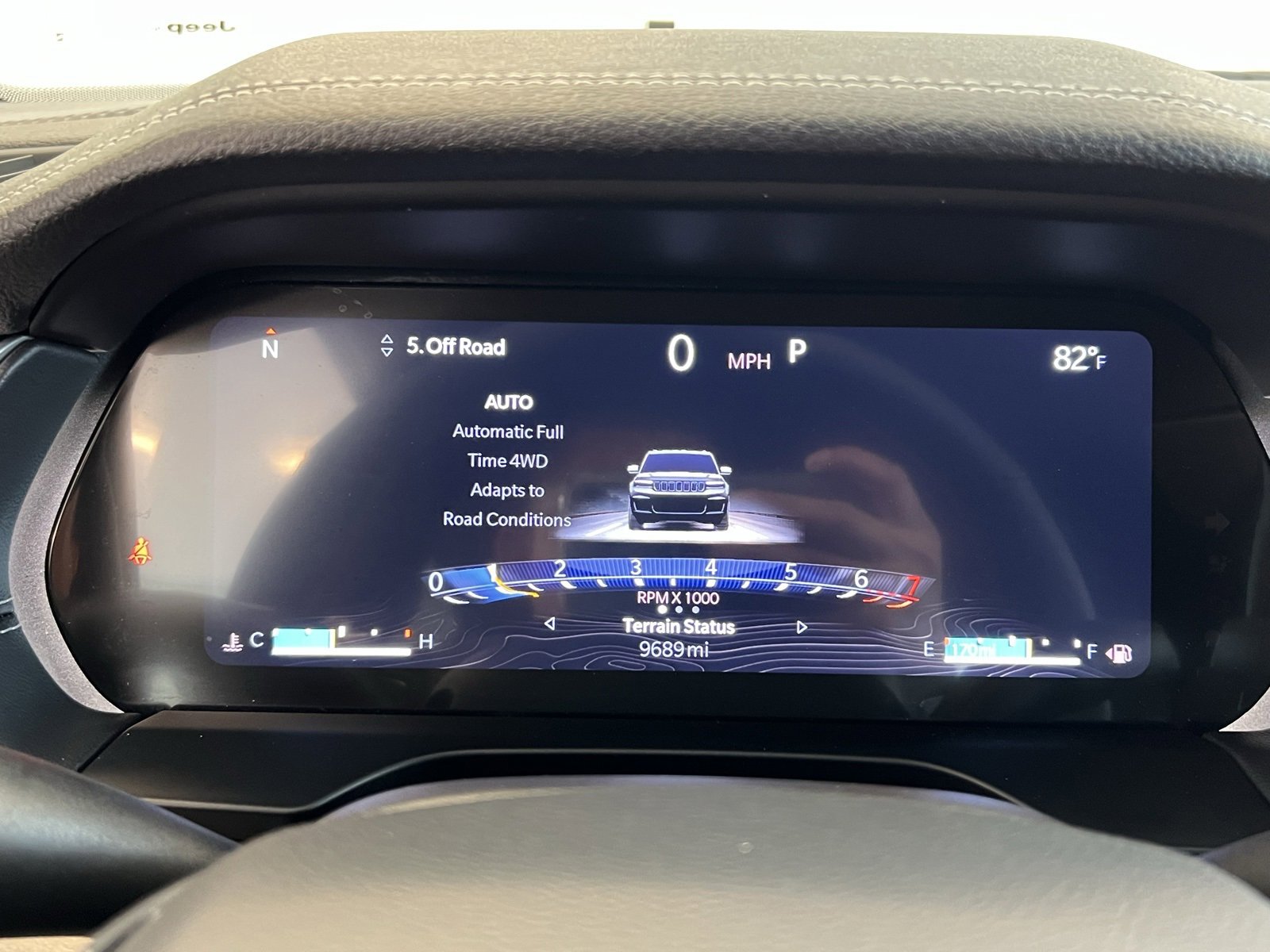 Used 2024 Jeep Grand Cherokee L Limited w/ Black Appearance Package image 11