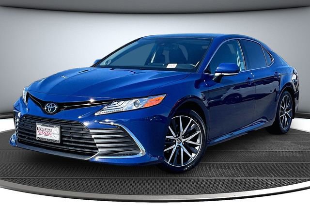 Used 2024 Toyota Camry XLE w/ Navigation Package image 3