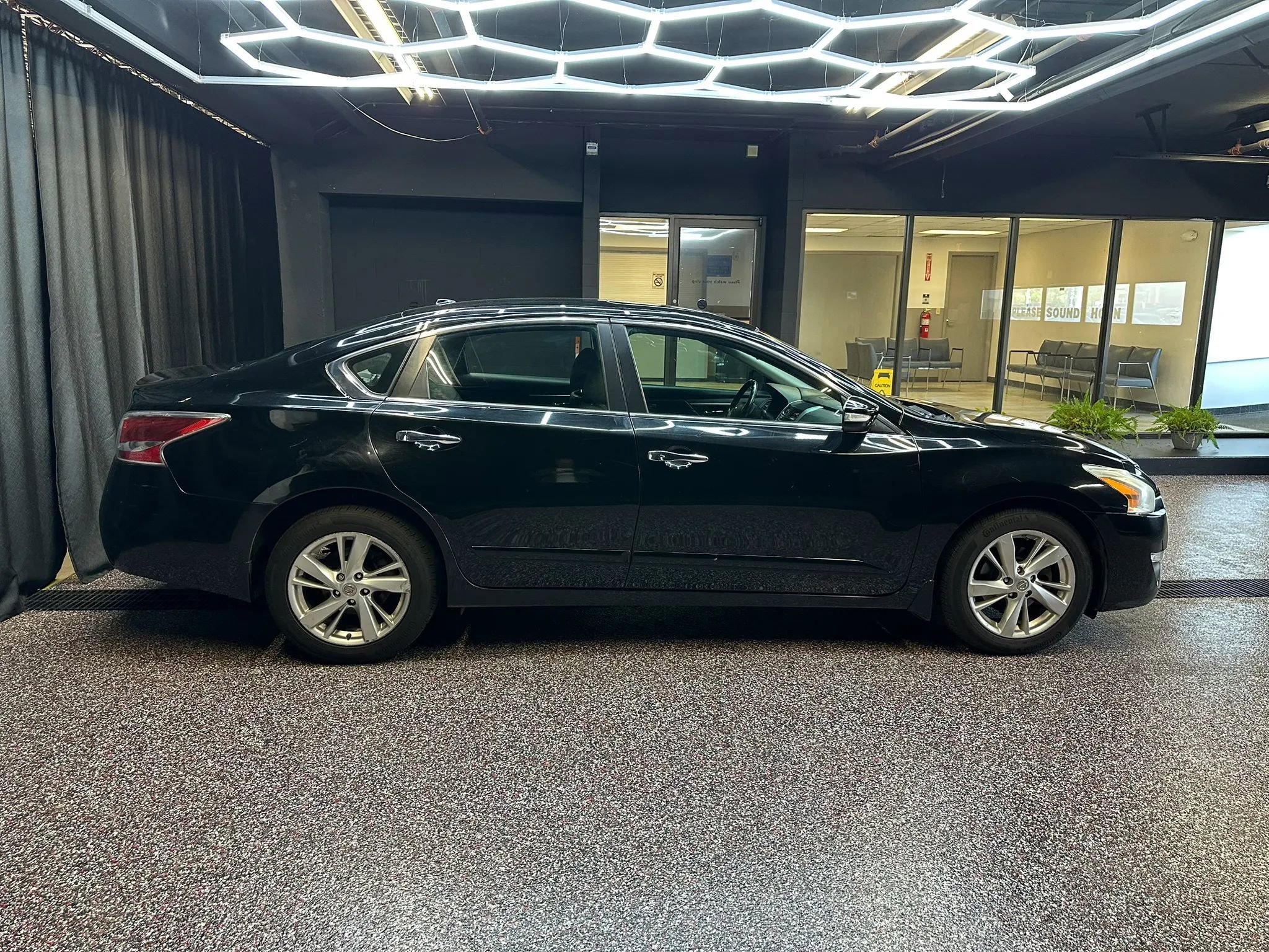 Used 2015 Nissan Altima 2.5 SL w/ Technology Package FWD image 8