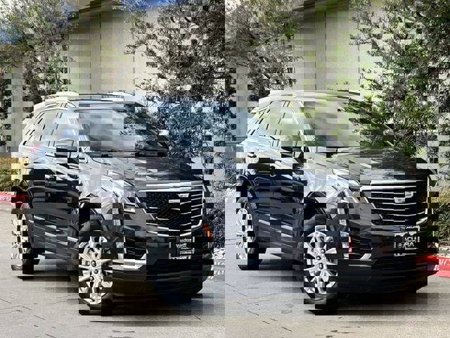 Used 2018 Cadillac XT5 FWD image 2